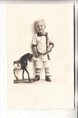 KINDER - SPIELZEUG / Holzpferd, Photo, 1940
