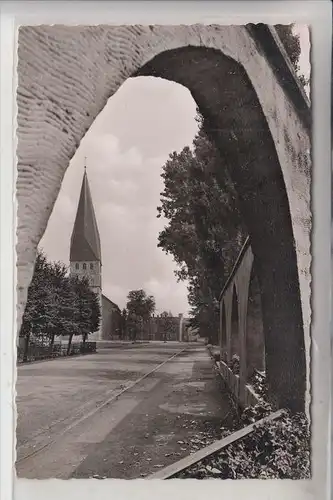 4708 KAMEN, Partie an der ev. Kirche, 1958