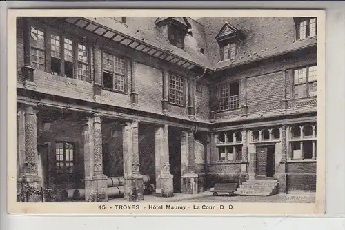 F 10000 TROYES, Hotel Mauroy, La Cour