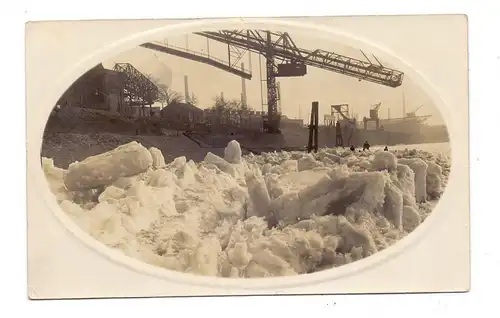 5090 LEVERKUSEN - WIESDORF, der zugefrorene Rhein vor dem Bayer-Werk, wahrscheinlich 1929, Photo-AK