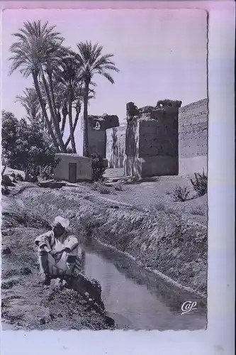 MAROC / MAROKKO - MARRAKECH, Les remparts et l'Oued, 1951