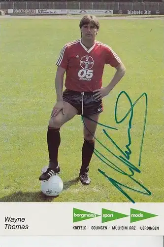 SPORT - FUSSBALL - BAYER UERDINGEN - WAYNE THOMAS - Autogramm