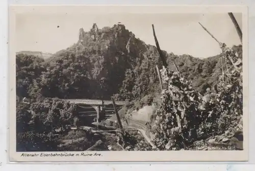 5486 ALTENAHR, Eisenbahnbrücke und Ruine Are, Weinbau, rücks. kl. Klebereste