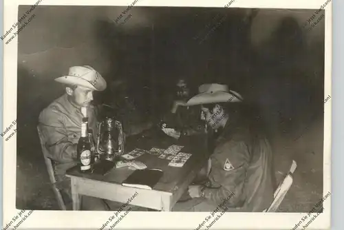 THW - Technisches Hilfs Werk, Einsatz in Äthopien, Photo-AK, an des THW Verden geschrieben, THWler beim Kartenspiel