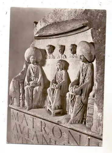 5300 BONN, Rheinisches Landesmuseum, Matronen-Weihestein, 164 n.Chr., gefunden unter dem Bonner Münster