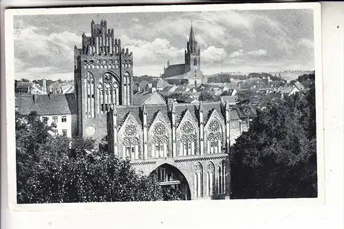 0-2000 NEUBRANDENBURG, Treptower-Tor mit Stadtansicht, 1938