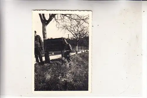 6551 RÜDESHEIM - SANKT KATHARINEN, Photo, Deutsche Wehrmacht Soldaten am Ortseingangsschild