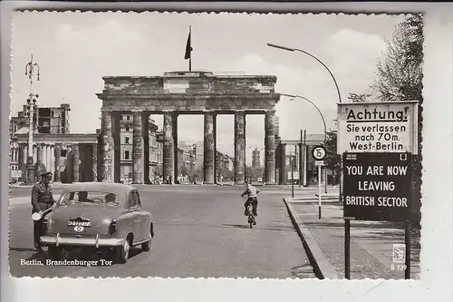 1000 BERLIN, Brandenburger Tor, 50er Jahre, russ. Fahne, ohne Quadriga, altes Berliner Autokennzeichen