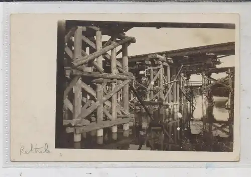 F 08300 RETHEL, 1. Weltkrieg, Photo-AK, Bau einer Behelfsbrücke