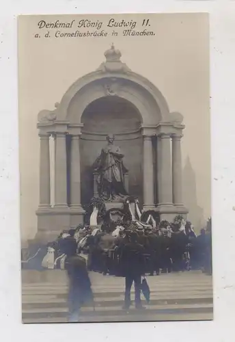 8000 MÜNCHEN, Kranzniederlegung am Denkmal König Ludwig I., Corneliusbrücke