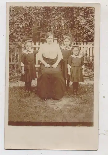 KINDER - Photo - AK Mutter mit 3 Mädchen