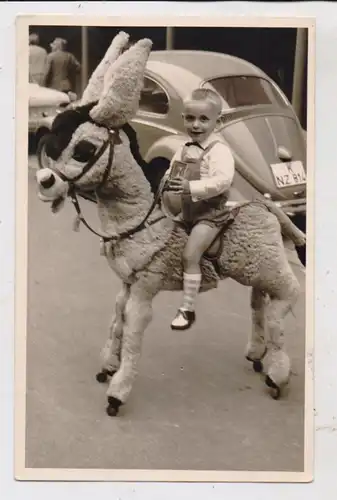 5330 KÖNIGSWINTER, Photo in AK Grösse, Junge auf Stoffesel