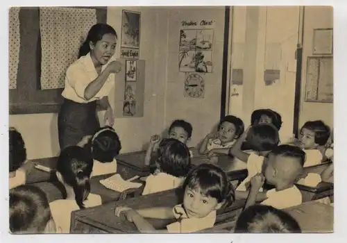 SCHULE - Unterricht in einer asiatischen Schule