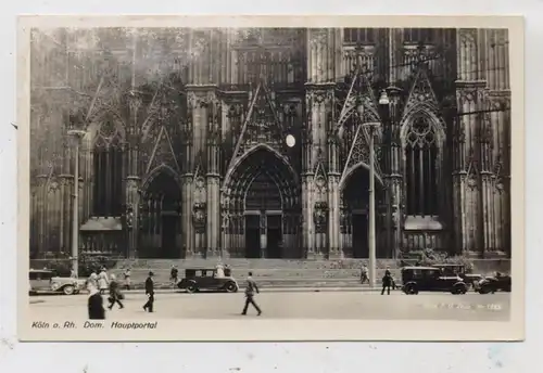 5000 KÖLN,  KÖLNER DOM, Hauptportal, Taxen, Oldtimer