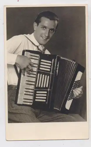 MUSIK - AKKORDEON, Photo-AK, 1947