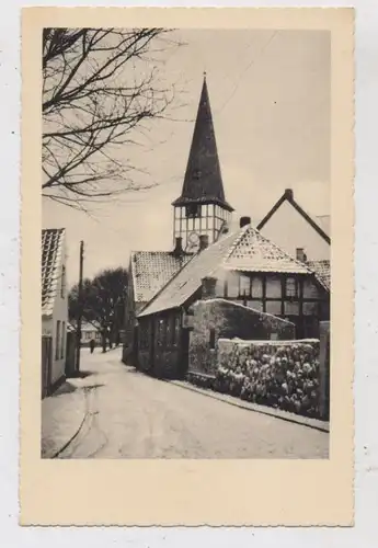 DK 3700 RÖNNE i sneen, Gadeparti