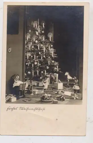 SPIELZEUG / TOYS, unter dem Weihnachtsbaum