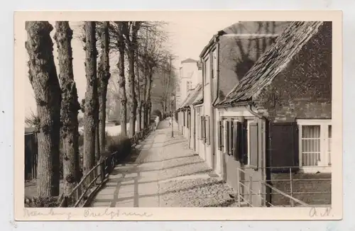 2000 HAMBURG - ÖVELGÖNNE, Strassenpartie entlang der Elbe, Photo-AK, 1962