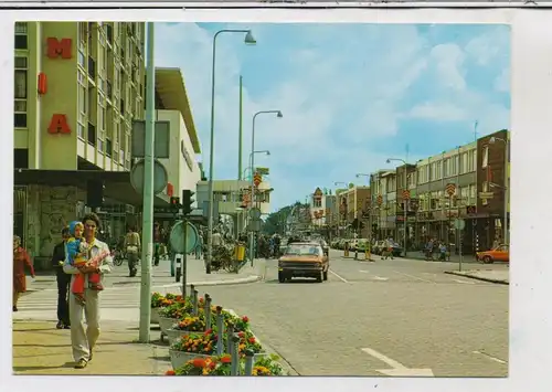 NOORD-HOLLAND - DEN HELDER, Beatrixstraat, OPEL KADETT