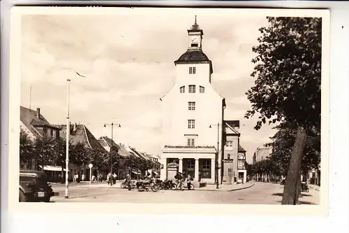 0-1701 TREUENBRIETZEN, Marktplatz & Rathaus, Landpoststempel "Treuenbrietzen A Kr. Jüterbog"