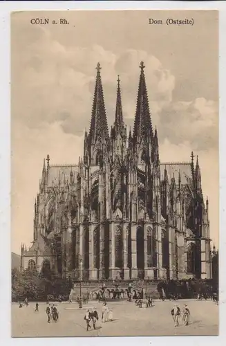 5000 KÖLN, KÖLNER DOM, Ostseite, Petrusbrunnen, belebte Szene