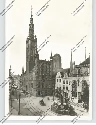 DANZIG - Rathaus, Langemarkt, Neptunsbrunnen, Artushof und Marienkirchturm, 1934