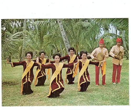 INDONESIA - SULAWESI, Tari Gunde dance, ethnic / Völkerkunde