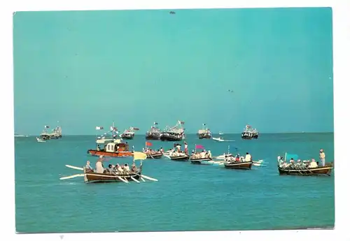 BAHRAIN - Race of traditinal boats / rowing