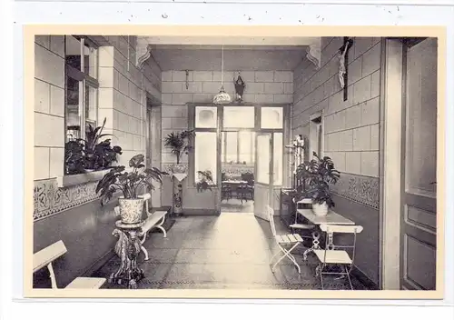 B 2380 RAVELS, O.L. Vrouw...., Hoofd-Ingang