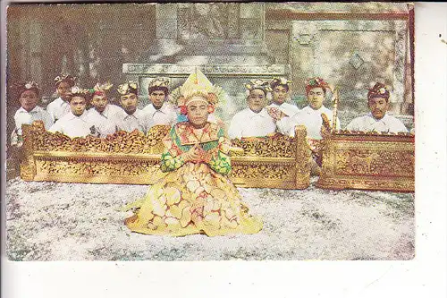 INDONESIA / INDONESIEN, Barisdanser, de mediteerende Ardjoenea