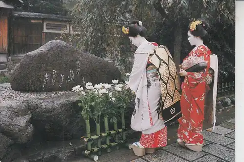 JAPAN - GEISHAS