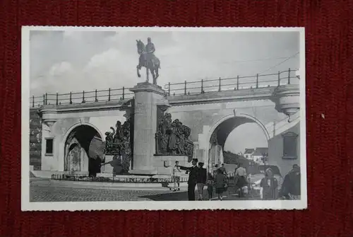 B 8400 OOSTENDE, Standbeeld Koning Leopold II