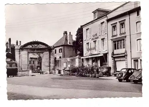 F 57260 DIEUZE / DUSS, Place de la Saline, Cafe de la Saline, Oldtimer