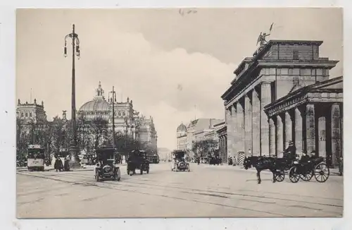 1000 BERLIN, Brandenburger Tor und Reichstag, OPEL - Taxen, Strassenbahn, Droschke