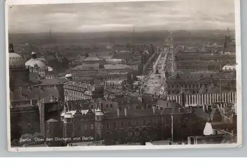 1000 BERLIN, Über den ächern von Berlin, Blick auf das Brandenburger Tor, 1942