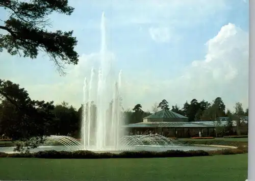 3030 WALSRODE, Zoo / Vogelpark, Wasserspiele vor dem Papageienhaus