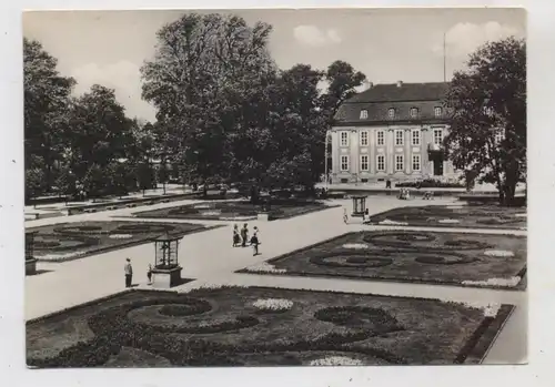 1000 BERLIN - FRIEDRICHSFELD, Tierpark / Zoo, Blick über das Südparterre auf Schloß Friedrichsfelde, 1966