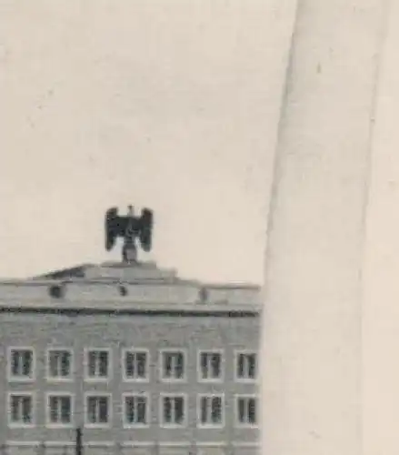 1000 BERLIN - TEMPELHOF, Luftbrückendenkmal am Flughafen Tempelhof, Reichsadler auf dem Hauptgebäide