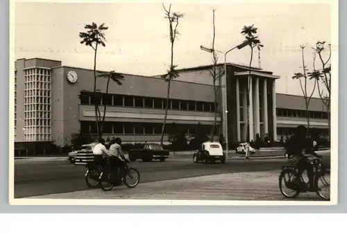 CONGO - KINSHASA, main Post office / hauptpost von Leopoldville, Oldtimer, Photo-AK