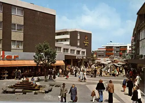4618 KAMEN, Wochenmarkt in der Fussgängerzone am Brunnen