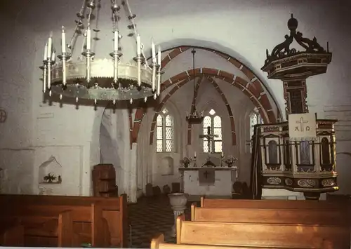 0-2331 GROSS ZICKER / Rügen, Dorfkirche Innenansicht