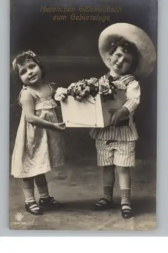 KINDER - Kinderpaar mit Blumen / Children with flowers