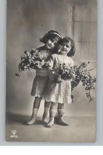 KINDER - Kinderpaar mit Blumen / Children with flowers