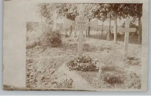 F 62450 BAPAUME, 1. Weltkrieg, Grab des Fähnrich Paul Stoltes, gefallen 1916, Photo-AK