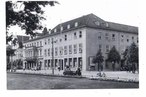 WESTPREUSSEN - ELBING / ELBLAG, Friedrich Wilhelm Platz, Dresdner Bank & Städtische Sparkasse, Nachkriegskarte