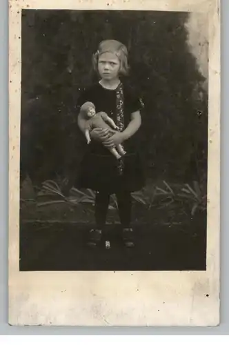 KINDER - Mädchen mit Puppe, Photo-AK