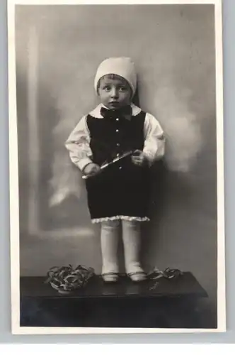 KINDER - Junge im Karnevalskostüm, Photo - Samson Köln