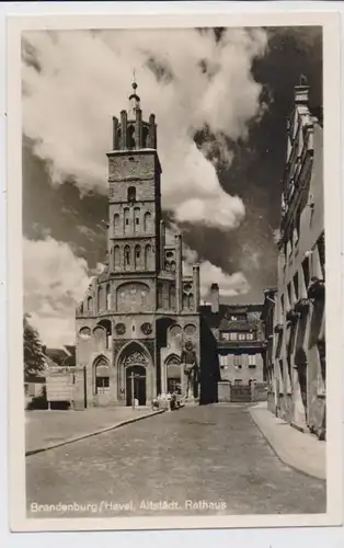 0-1800 BRANDENBURG, Altstädter Rathaus mit Roland, DDR-Propaganda, 1952, Verlag Trinks & Co.