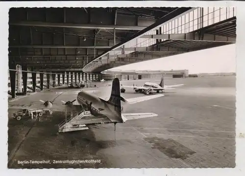 1000 BERLIN - TEMPELHOF, Flughafen, PAN AM Maschine, 1960