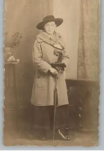 MODE - Elegante Dame mit Schirm, Photo-AK